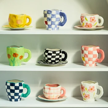 Кафеена Чаша в Корейски Стил, Нерегулярная Ръчно рисувани, Чаша С Цветя, с Чаша За Закуска, Керамична Чаша За Кафе, Керамични Чаши